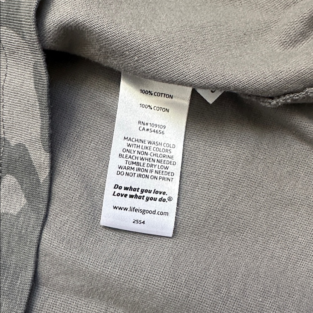 Life Is Good Men's Gray Print Camo Crusher Tee - Picture 5 of 5